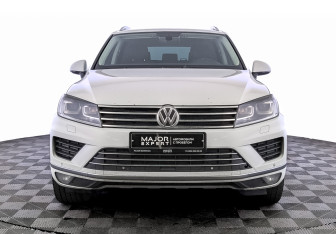 Подержанный автомобиль Volkswagen Touareg 2016 года (2 фото)