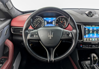 Подержанный автомобиль Maserati Levante 2018 года (23 фото)