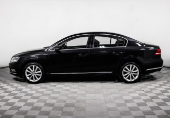 Подержанный автомобиль Volkswagen Passat Sedan 2012 года (8 фото)