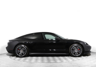 Подержанный автомобиль Porsche Taycan 2021 года (4 фото)