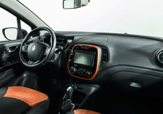 Подержанный автомобиль Renault Kaptur 2017 года (7 фото)