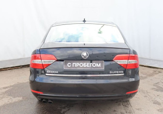 Подержанный автомобиль Skoda Superb Liftback 2013 года (5 фото)