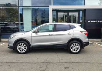 Подержанный автомобиль Nissan Qashqai 2014 года (8 фото)