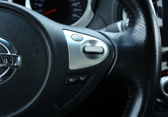 Подержанный автомобиль Nissan Juke 2011 года (14 фото)