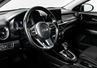 Подержанный автомобиль Kia Cerato Sedan 2021 года (10 фото)
