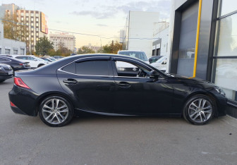 Подержанный автомобиль Lexus IS Sedan 2018 года (4 фото)