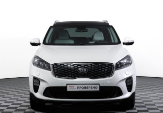 Подержанный автомобиль Kia Sorento 2019 года (2 фото)