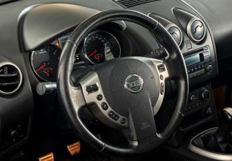 Подержанный автомобиль Nissan Qashqai+2 2012 года (13 фото)