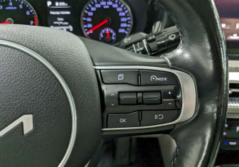 Подержанный автомобиль Kia K5 2022 года (28 фото)