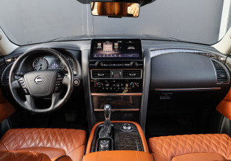 Подержанный автомобиль Nissan Patrol 2022 года (13 фото)