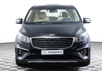 Подержанный автомобиль Kia Carnival 2019 года (2 фото)