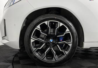 Подержанный автомобиль BMW X3 2025 года (7 фото)