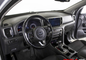 Подержанный автомобиль Kia Sportage 2016 года (13 фото)