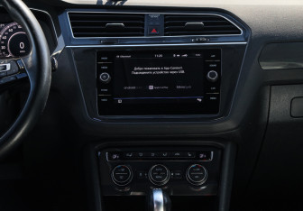 Подержанный автомобиль Volkswagen Tiguan 2018 года (11 фото)
