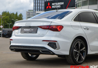 Подержанный автомобиль Audi A3 Sedan 2022 года (19 фото)
