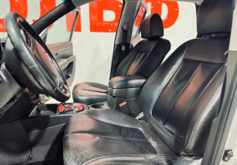 Подержанный автомобиль Hyundai Santa Fe 2010 года (8 фото)