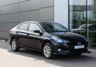 Подержанный автомобиль Hyundai Solaris Sedan 2021 года (3 фото)