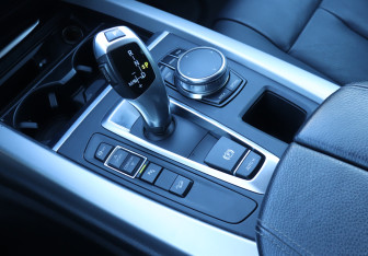 Подержанный автомобиль BMW X5 2017 года (14 фото)