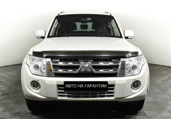 Подержанный автомобиль Mitsubishi Pajero 2014 года (2 фото)