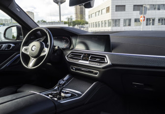 Подержанный автомобиль BMW X6 2020 года (40 фото)