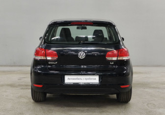 Подержанный автомобиль Volkswagen Golf Hatchback 2011 года (6 фото)