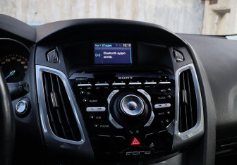 Подержанный автомобиль Ford Focus Hatchback 2012 года (14 фото)