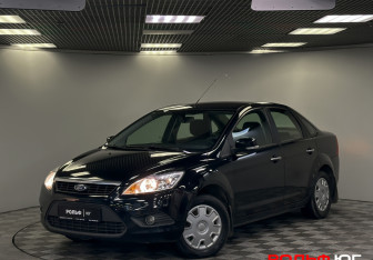 Подержанный автомобиль Ford Focus Sedan 2011 года (19 фото)