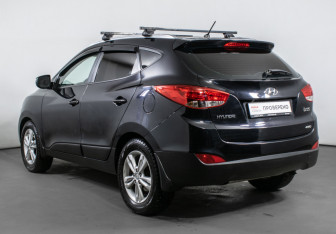 Подержанный автомобиль Hyundai ix35 2010 года (7 фото)