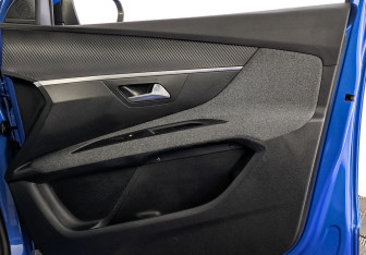 Подержанный автомобиль Peugeot 3008 2021 года (25 фото)