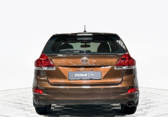 Подержанный автомобиль Toyota Venza 2013 года (6 фото)