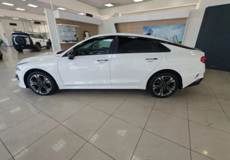 Подержанный автомобиль Kia K5 2020 года (8 фото)