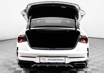 Подержанный автомобиль Kia K5 2021 года (23 фото)