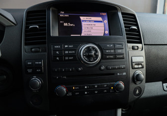 Подержанный автомобиль Nissan Pathfinder 2012 года (12 фото)