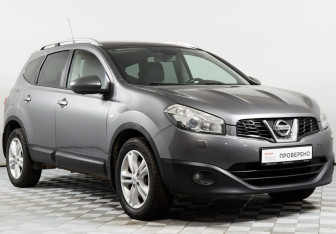 Подержанный автомобиль Nissan Qashqai+2 2012 года (3 фото)