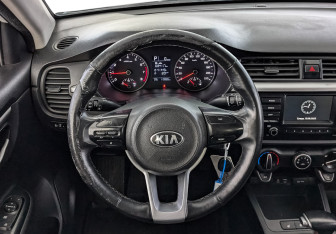 Подержанный автомобиль Kia Rio Sedan 2020 года (22 фото)