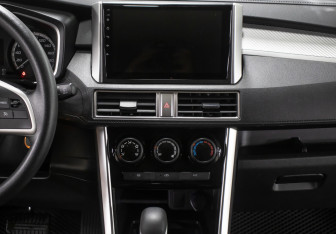 Подержанный автомобиль Mitsubishi Xpander 2021 года (17 фото)