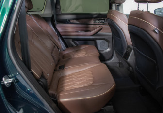 Подержанный автомобиль Exeed VX 2023 года (10 фото)