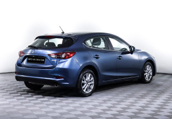 Подержанный автомобиль Mazda 3 Hatchback 2018 года (5 фото)
