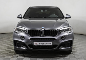 Подержанный автомобиль BMW X6 2018 года (2 фото)