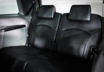 Подержанный автомобиль Mitsubishi Grandis 2008 года (13 фото)