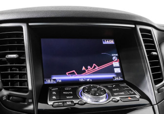 Подержанный автомобиль Infiniti FX 2011 года (24 фото)