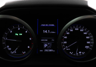 Подержанный автомобиль Toyota Land Cruiser Prado 2016 года (11 фото)