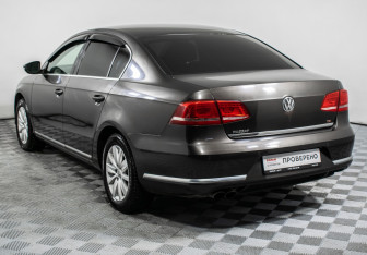 Подержанный автомобиль Volkswagen Passat Sedan 2013 года (7 фото)