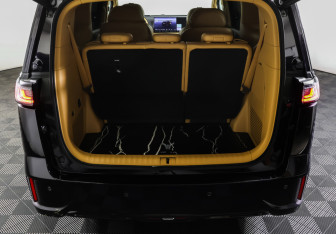 Подержанный автомобиль Voyah Dream 2024 года (10 фото)