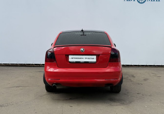 Подержанный автомобиль Skoda Octavia Liftback 2013 года (6 фото)
