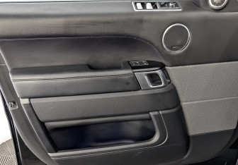 Подержанный автомобиль Land Rover Range Rover Sport 2021 года (19 фото)