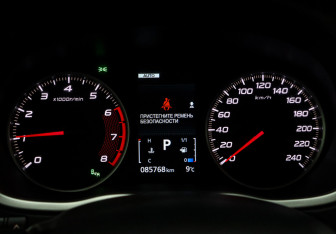 Подержанный автомобиль Mitsubishi Eclipse Cross 2018 года (17 фото)