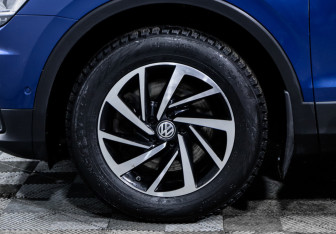 Подержанный автомобиль Volkswagen Tiguan 2018 года (15 фото)