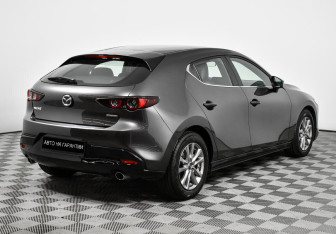 Подержанный автомобиль Mazda 3 Hatchback 2019 года (3 фото)