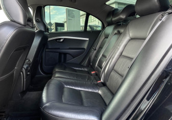 Подержанный автомобиль Volvo S80 2013 года (10 фото)